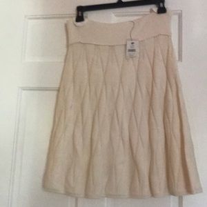 Saks 5th ave new with tags cream skirt is size Medium
